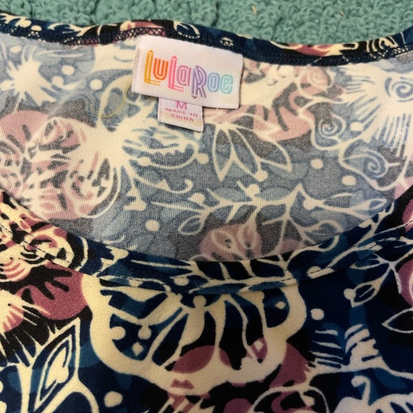 Lularoe floral Irma Medium - Picture 3 of 3